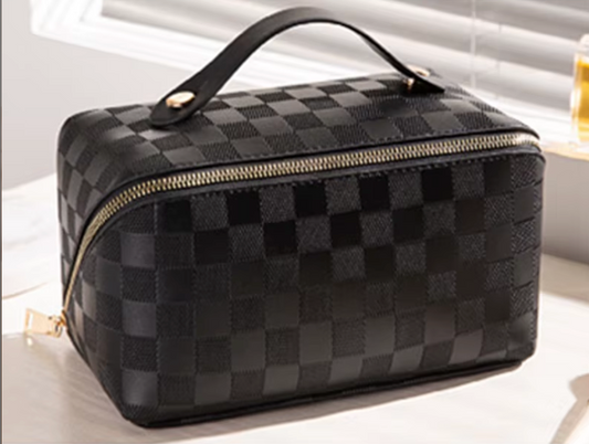 Fold Open Travel Bag | Checkered Black